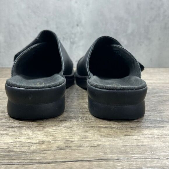 Clarks~Women's~”Patty Tayna”~Black Leather Textured Vamp Mules~Size 7 - Picture 4 of 9